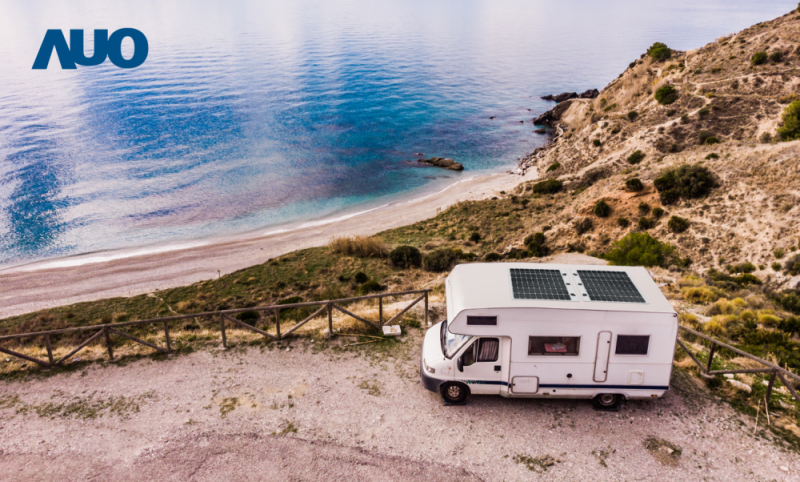 「可撓輕量化太陽光電板SunCurva」使用輕量特殊耐候型複合板取代傳統太陽能板的玻璃前板，不僅降低70%重量，每米平方僅3Kg；具有抗衝擊性能及通過電磁相容性測試，可應用於交通運輸工具，如露營車、遊艇等